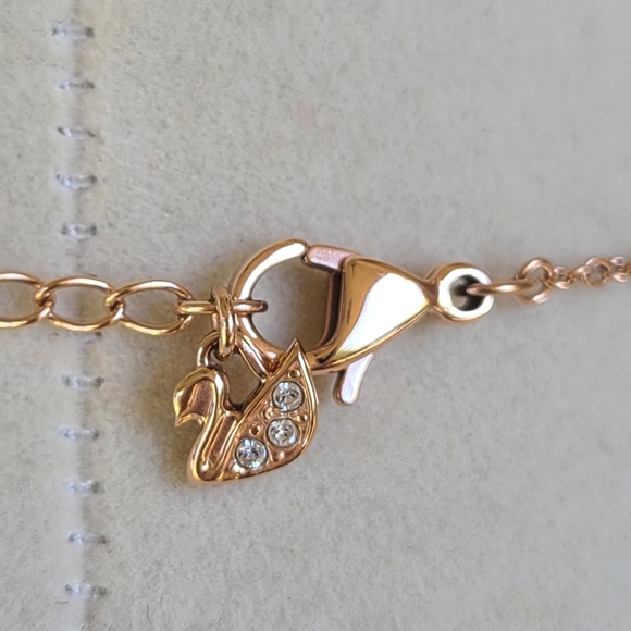 Swarovski Admiration Round White Crystals Rose Gold- Like New In Box No Tags - Picture 7 of 10